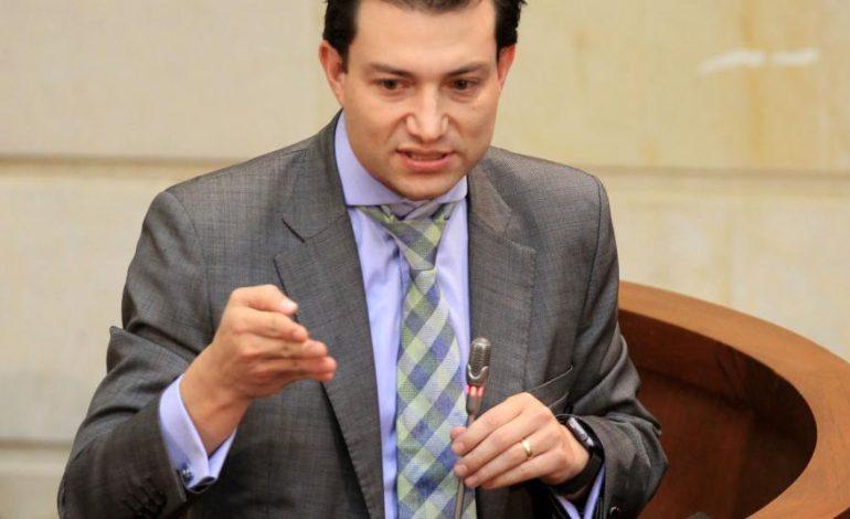 Excontralor Carlos Felipe Córdoba critica el gasto público asociado a la consulta popular promovida por el Gobierno