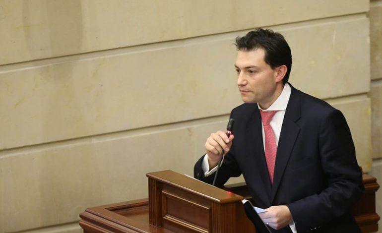 Carlos Felipe Córdoba cuestiona al Gobierno Petro por “desmoralización” de la fuerza pública y exige acciones contundentes