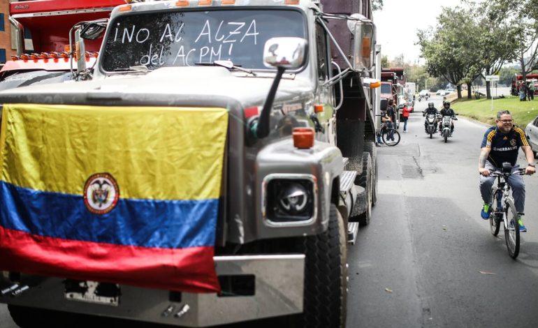 Paro de camioneros amenaza con afectar la economía en el suroccidente colombiano