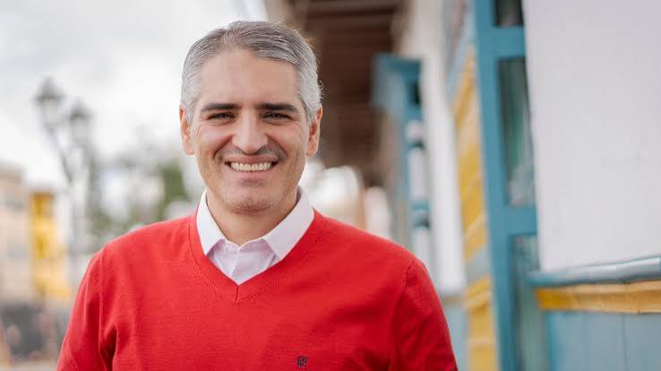 Andrés Julián Rendón arremete contra Petro y defiende triunfo de De La Espriella: “Es un mal perdedor”