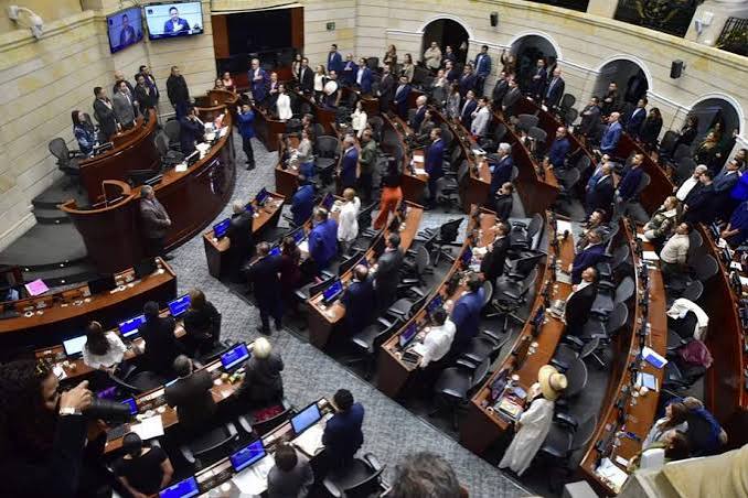 Senado avala traslado de la posesión de Abelardo De La Espriella, pero aún falta un paso clave