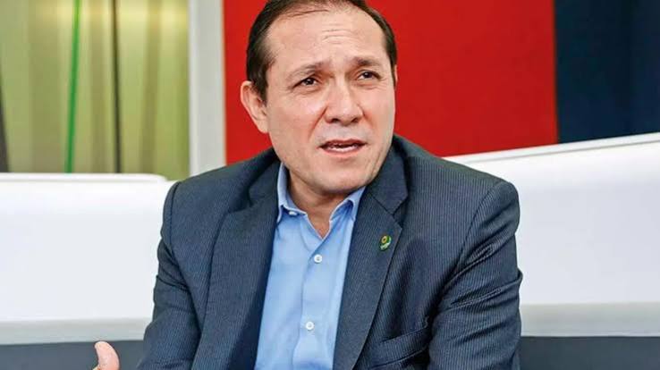 Juez ordena arresto del ministro Antonio Sanguino por desacato a tutela