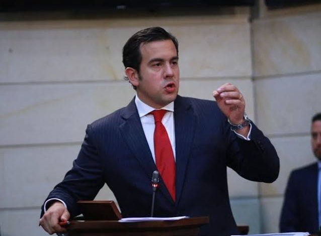 Rodrigo Lara busca revivir Dignidad Liberal con una tutela ante el Consejo de Estado