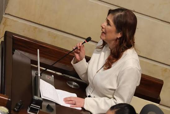 Defensora del Pueblo pide a Petro y Cepeda reconocer los resultados electorales y retomar el empalme