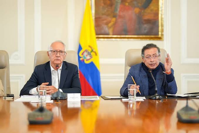 Petro explica por qué otorgó la Orden de Boyacá a Guillermo Alfonso Jaramillo y responde a las críticas