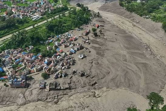 Tragedia en Nepal: colapso de un glaciar habría desatado una avalancha devastadora en el Himalaya
