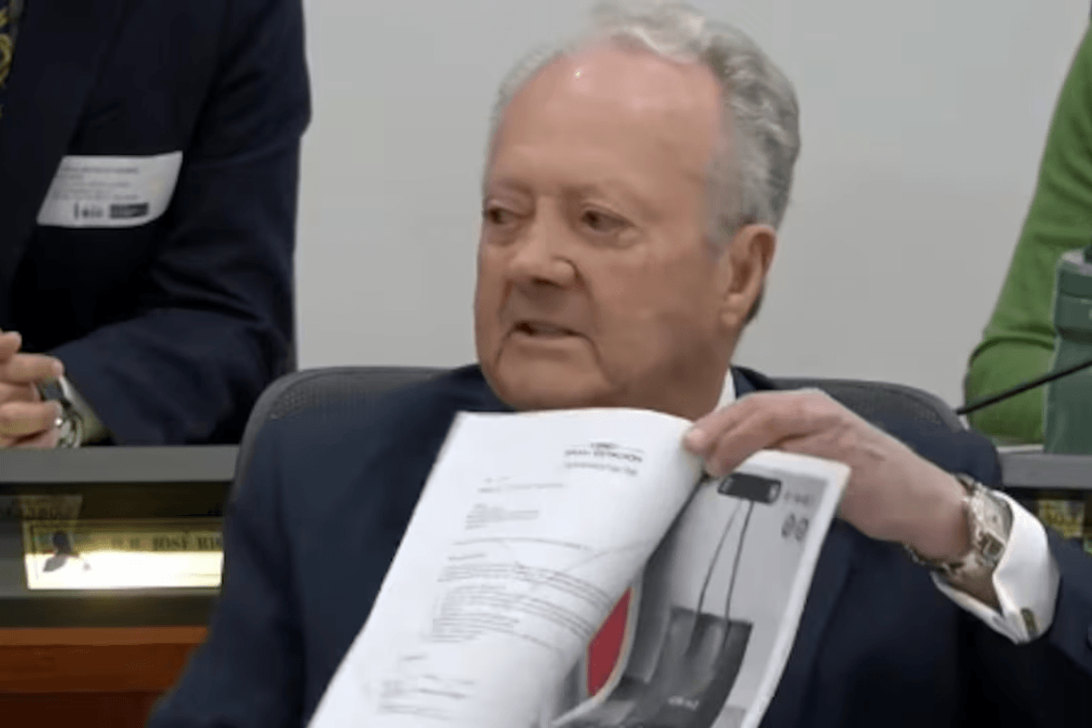 Arturo calle cuestiona la competencia de temu y shein