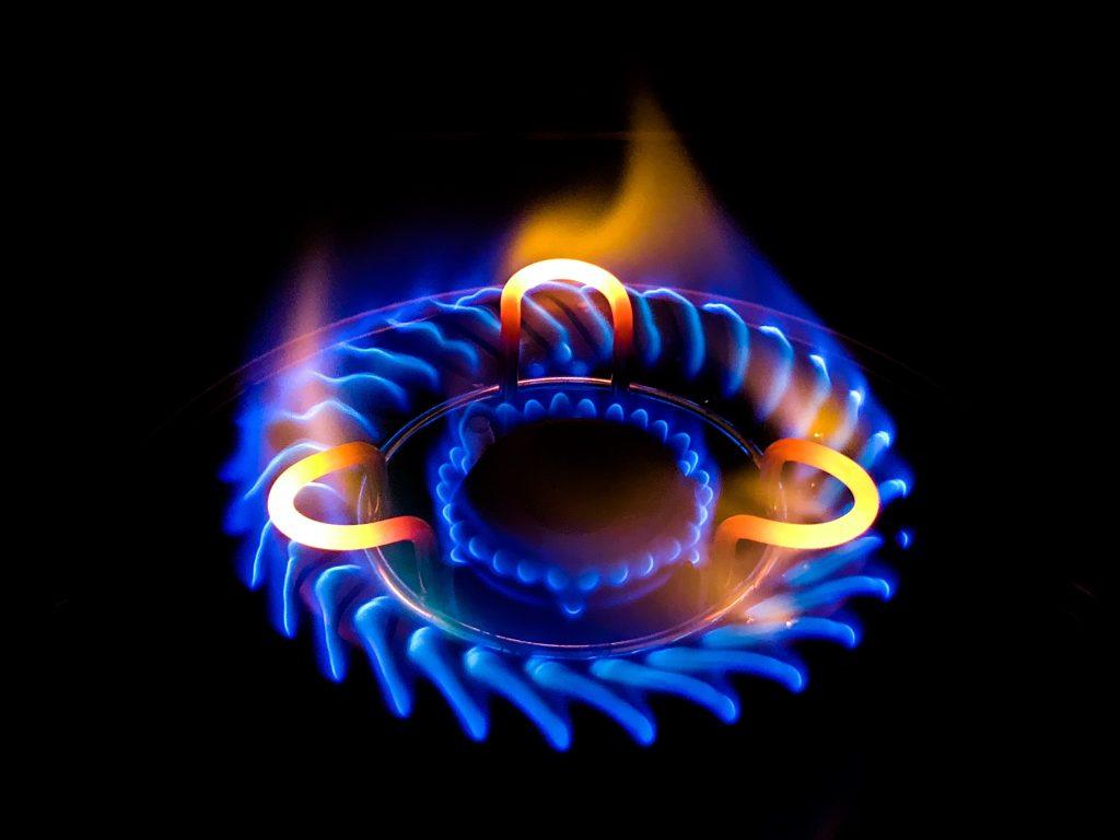 Terminal SPEC LNG en Cartagena, donde una falla técnica en uno de los trenes de regasificación motivó un racionamiento programado de gas natural en Colombia.