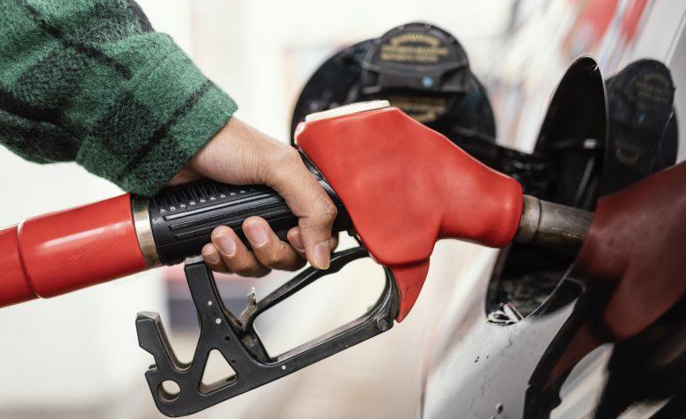 Gasolina: Gobierno revisa el aumento de octubre tras petición presidencial