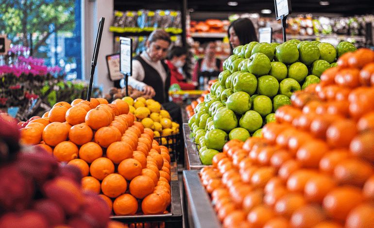 Mercado más caro: el tomate y la papa lideraron las alzas en septiembre